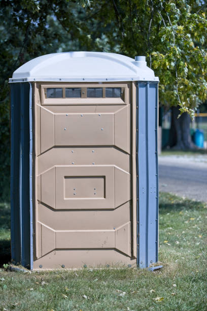 Best Luxury portable toilet rental  in Fmington, AR